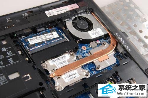 清理机箱 win10系统电脑开机屏幕显示entering power save mode的图文步骤